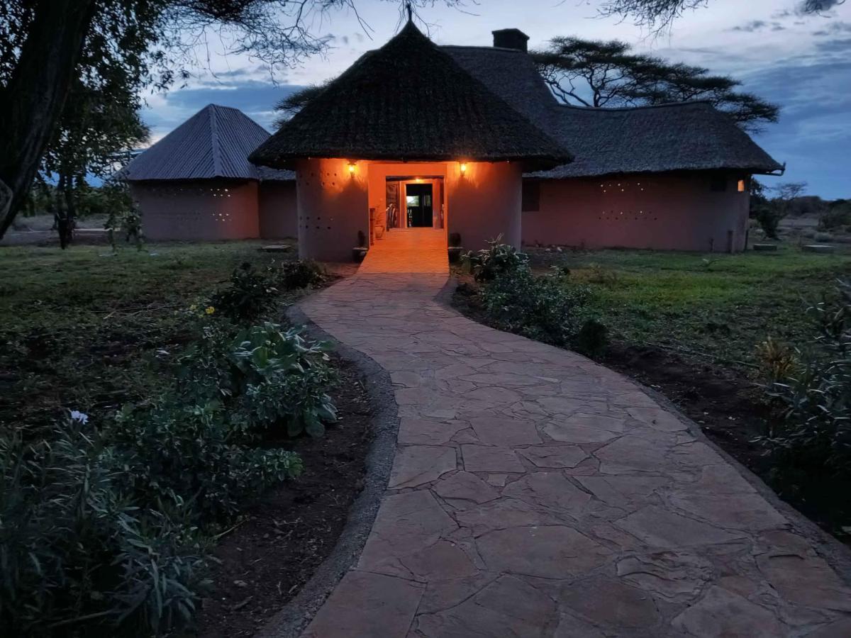 Oilepo Amboseli Hotel Rift Valley Exterior photo