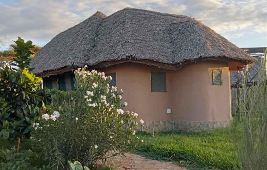 Oilepo Amboseli Hotel Rift Valley Exterior photo